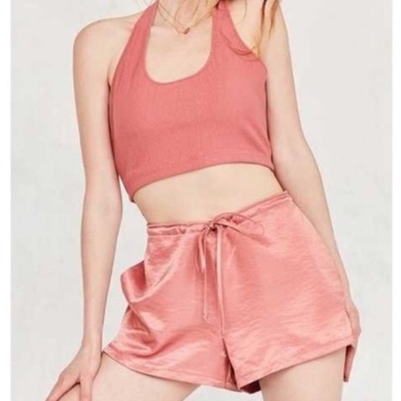 Pink satin shorts - Picture 3 of 3